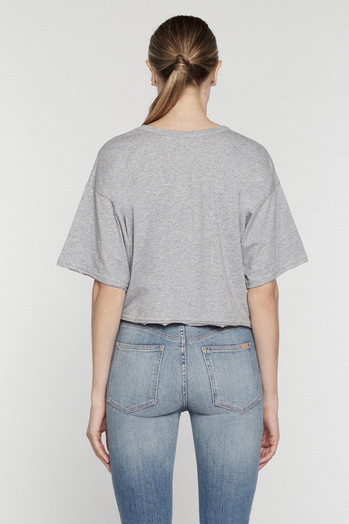Tayler Crew Neck Tee in Heather Grey
