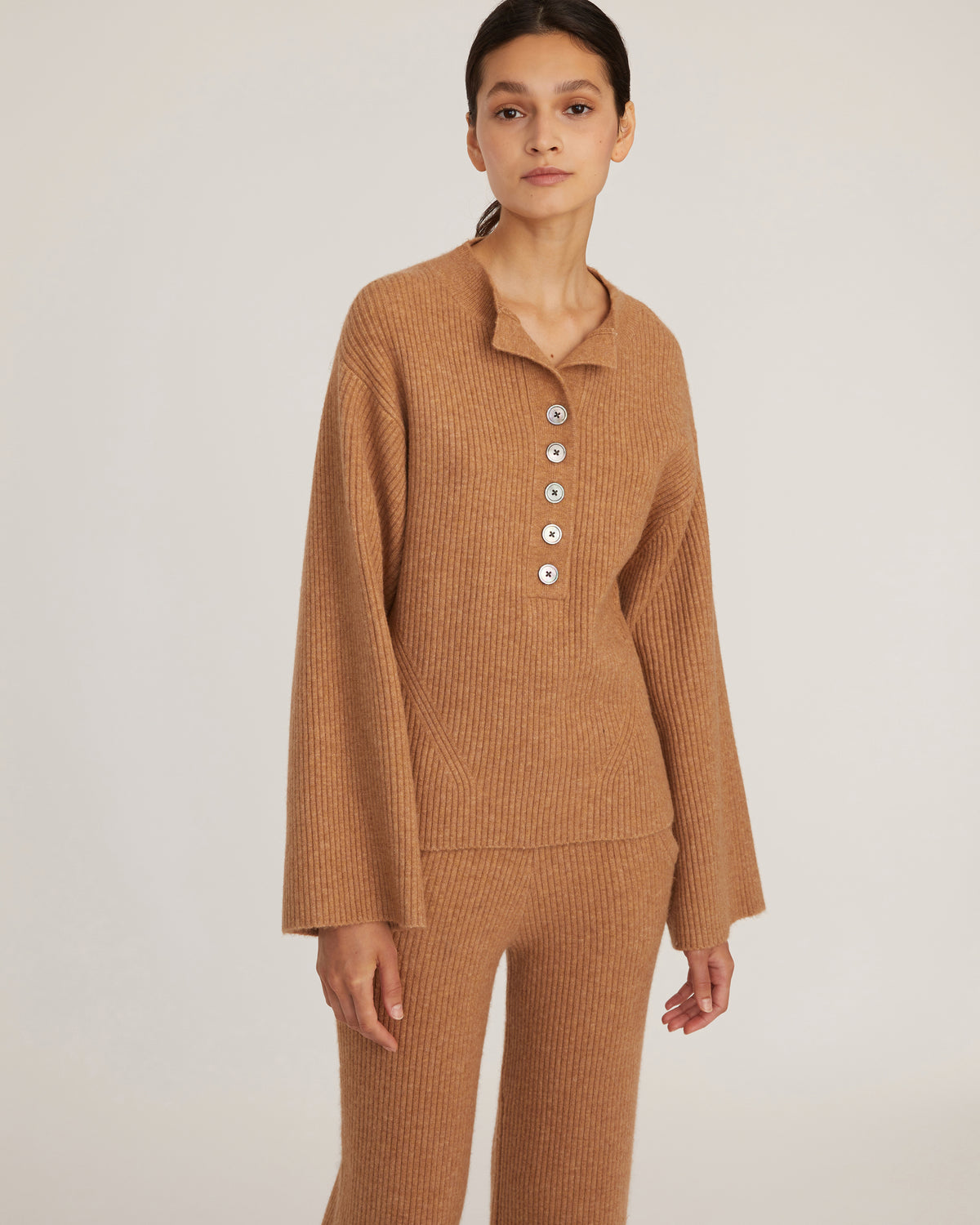 Arie Ribbed Cashmere Blend Henley Sweater in Camel