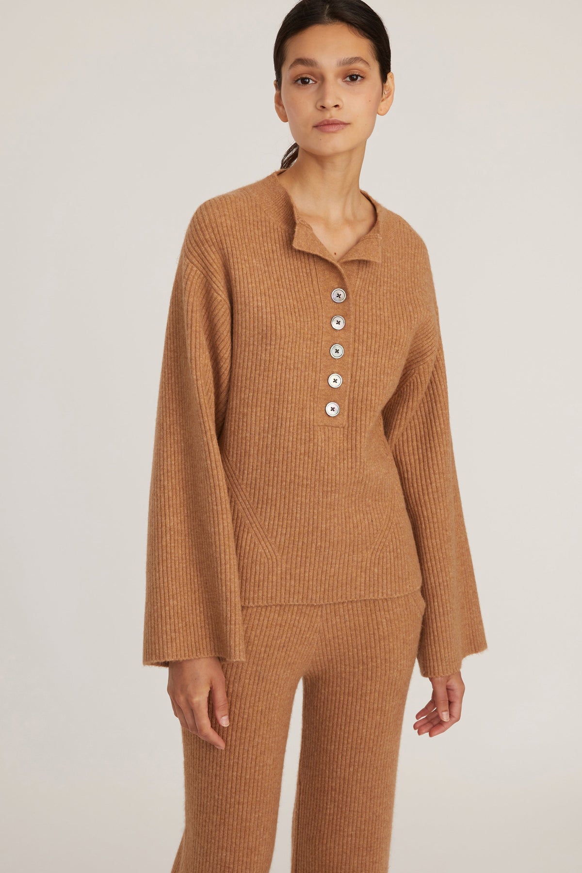 Arie Ribbed Cashmere Blend Henley Sweater in Camel