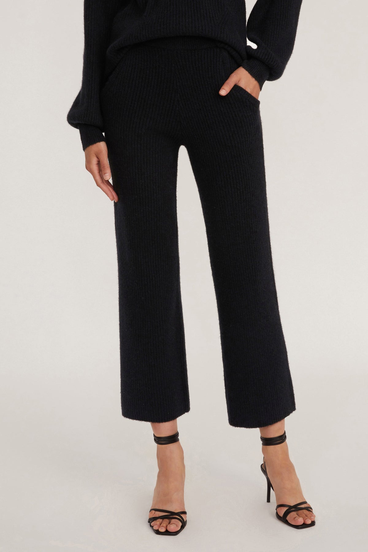 Arie Ribbed Cashmere Blend Pant in Black