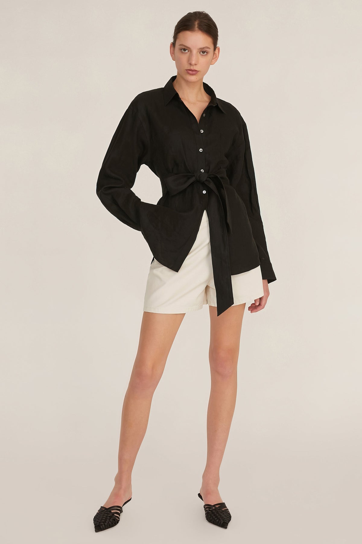 Brett Linen U-Back Button Down in Linen Black