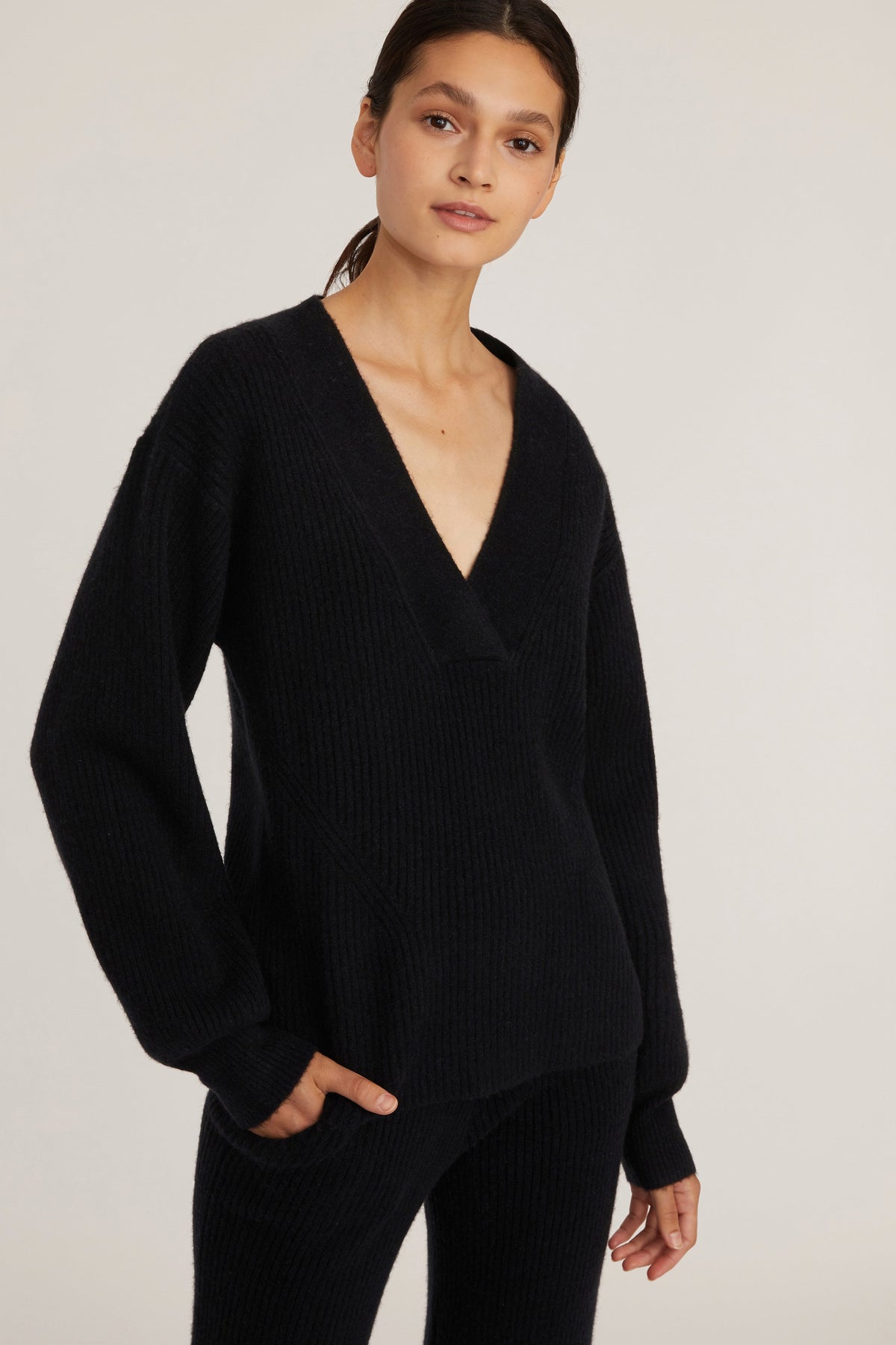 Fritz Ribbed Cashmere Blend V Neck Sweater in Black