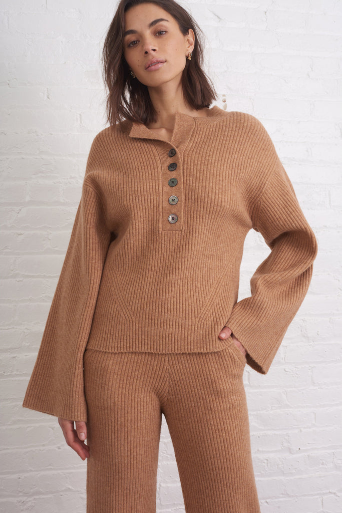 Arie Ribbed Cashmere Blend Henley Sweater in Camel