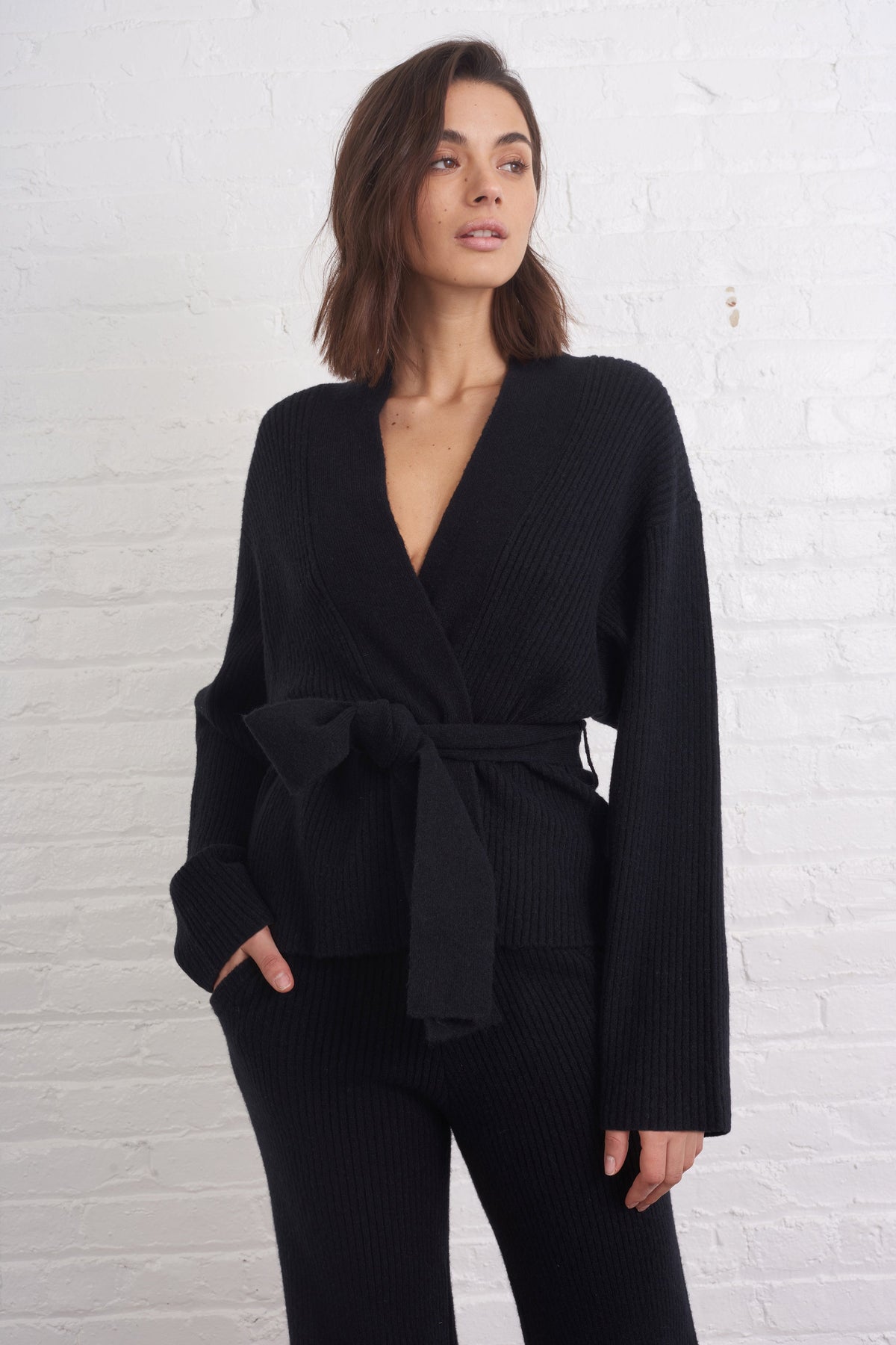 Kyrie Cashmere Blend Cropped Cardigan in Black