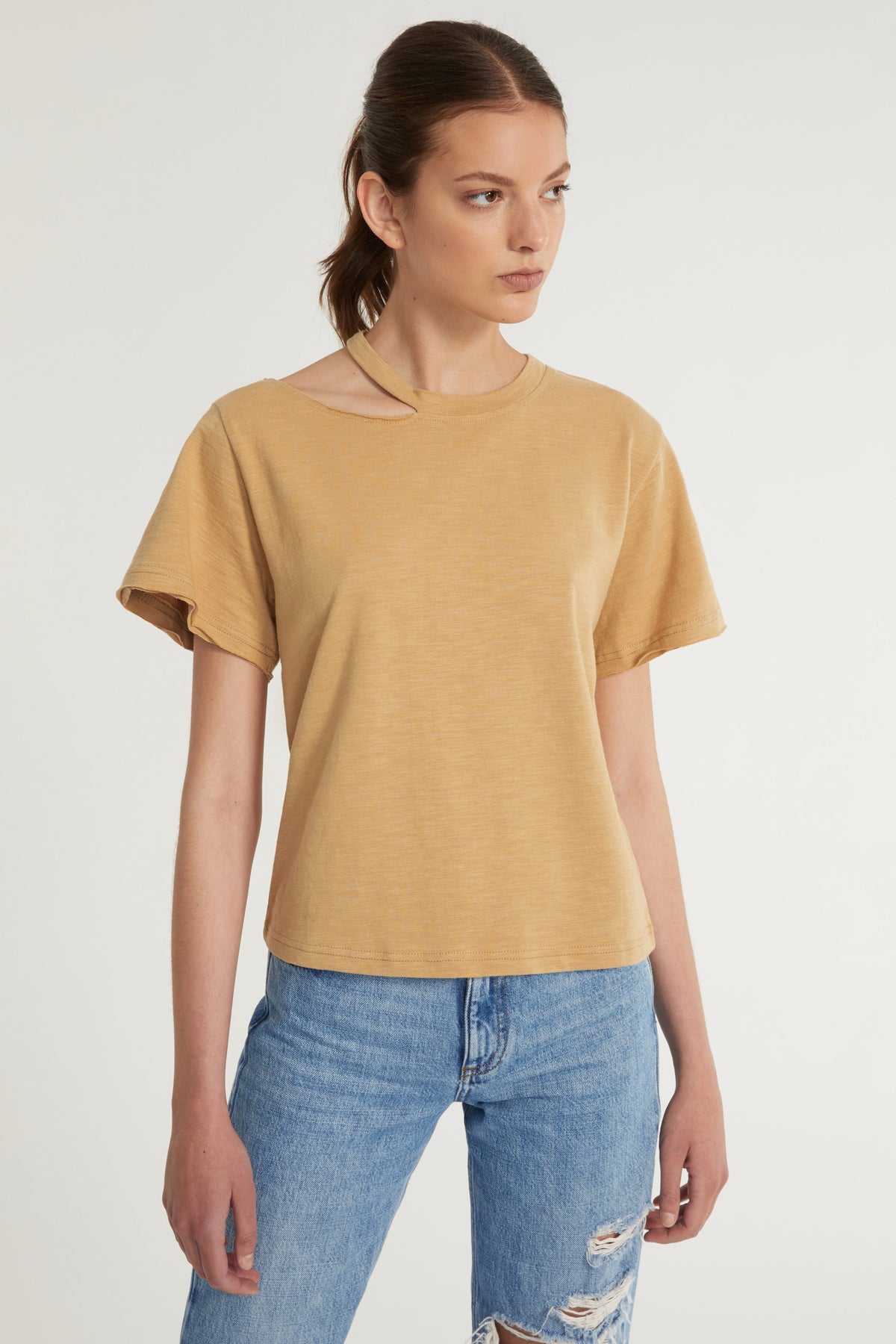Tate Cut Out Tee in Sedona