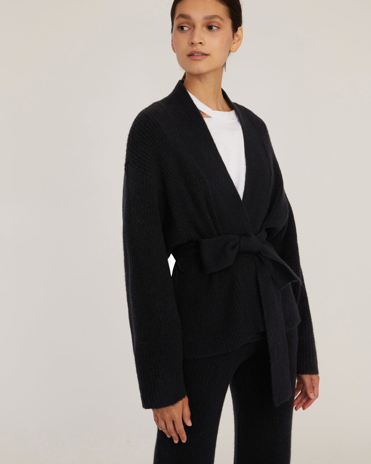 Kyrie Cashmere Blend Cropped Cardigan in Black
